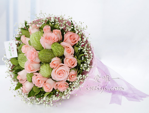bouquet de roses de couleur rose