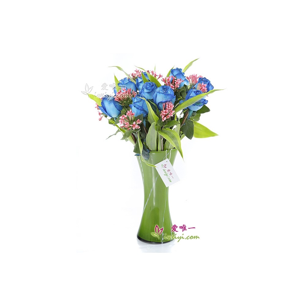 Die Vase mit blauen Rosen «Landschaft bunt»