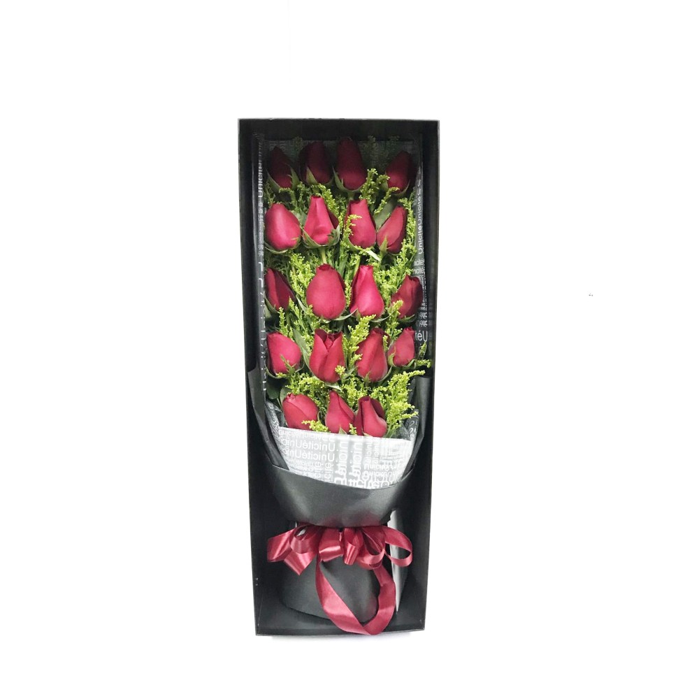 Boîte florale avec 19 roses rouges
