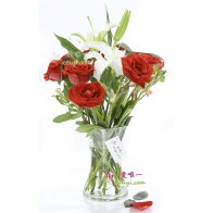 O Vaso de Rosas Vermelhas e...