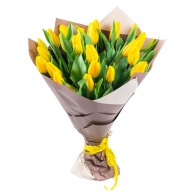 O buquê de tulipas amarelas...