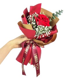 Einsträngige rote Rose mit Eukalyptus und Gypsophila Mini Bouquet