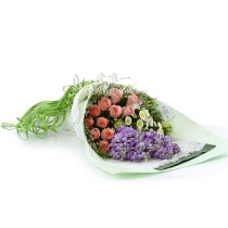 Bem aqui, à espera.