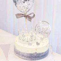 Bolo de aniversário com coroa de fada