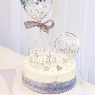 Bolo de aniversário com coroa de fada