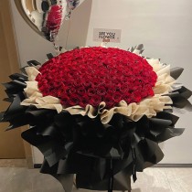 199송이 빨간 장미 꽃다발 « 진정한 사랑 »