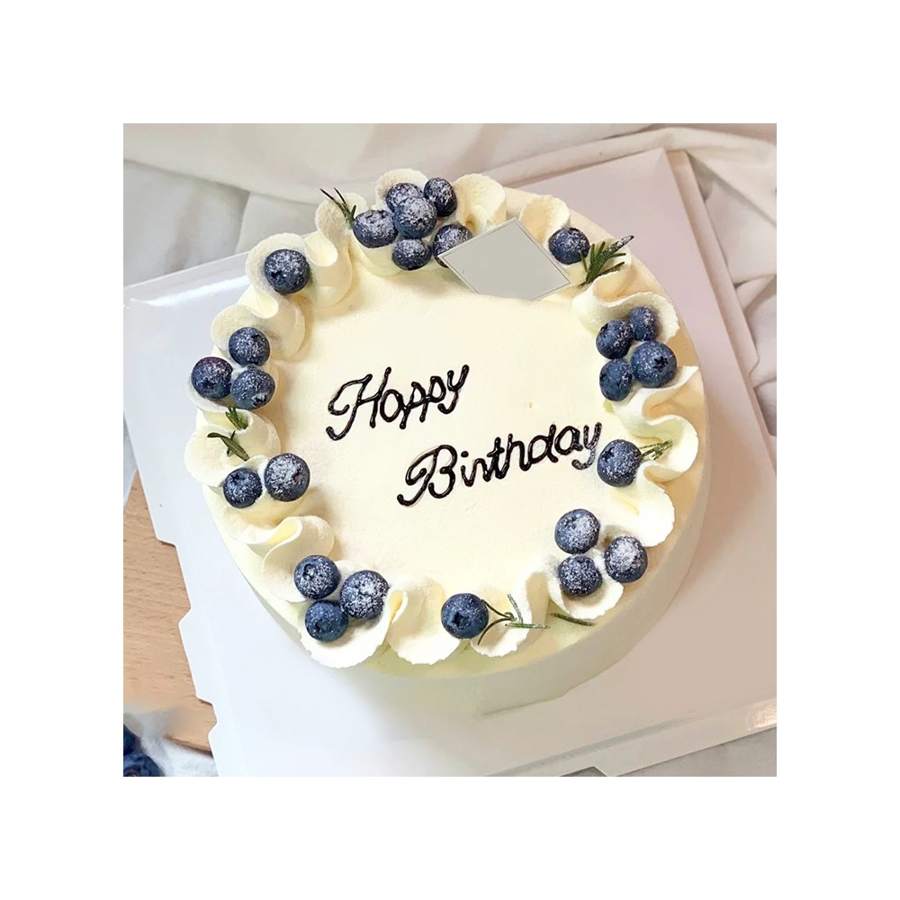 圆形蓝莓生日蛋糕