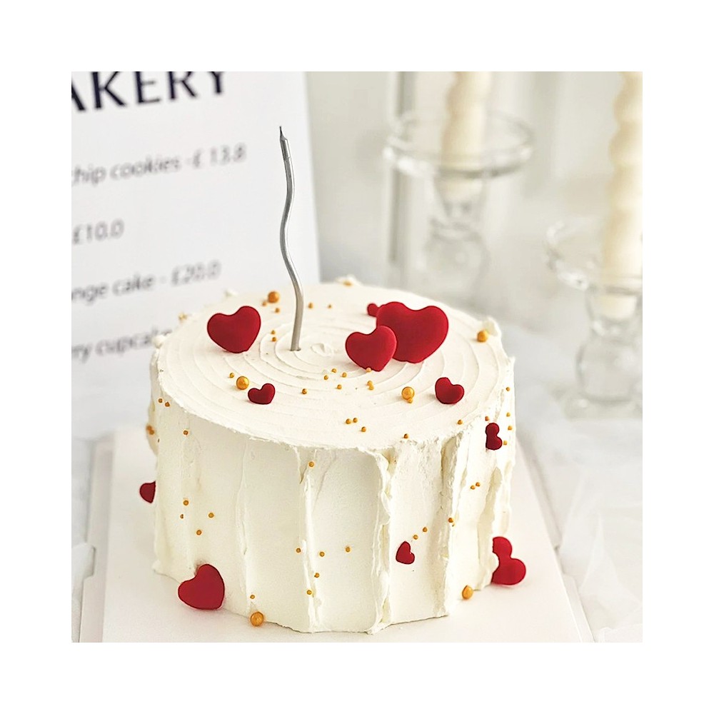 [Local pastry shop] Bolo de aniversário redondo em formato de coração