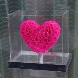 Roses naturelles préservées en forme de cœur modèle 3D