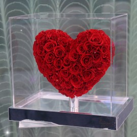 Roses naturelles préservées en forme de cœur modèle 3D