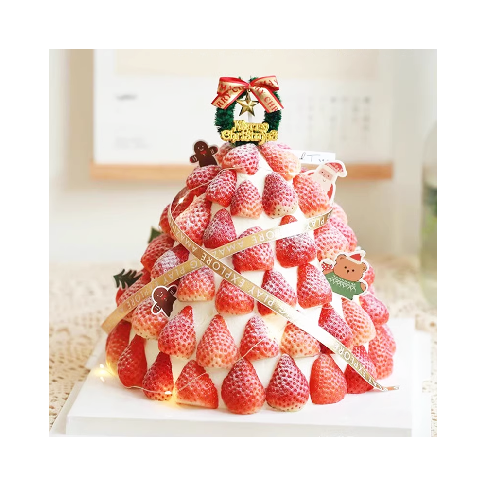 Weihnachtsbaum-Stil, Feiertagsfeier, Erdbeeren, Geburtstagstorte