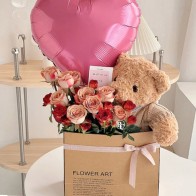 La Scatola Regalo di Fiori, Rose Cappuccino, Orsetto di Peluche e Palloncino « Romantica al Tramonto »