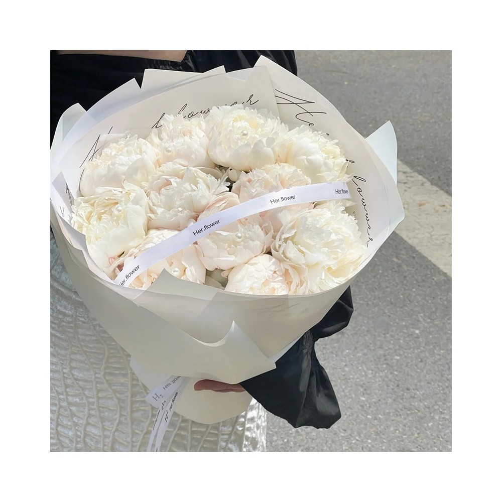 मोतियों से जड़ित 11 सफ़ेद पेओनी का गुलदस्ता « शाश्वत अनुग्रह »