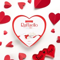 Caja de regalo en forma de corazón de caramelos de almendra y coco Ferrero Raffaello