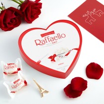 Caixa de presente em formato de coração com bombons de amêndoa e coco Ferrero Raffaello