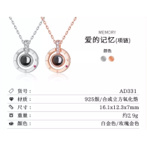 वाना मेमोरी महिलाओं का नेकलेस पेंडेंट प्रोजेक्शन के साथ: आई लव यू कहने के 100 तरीके