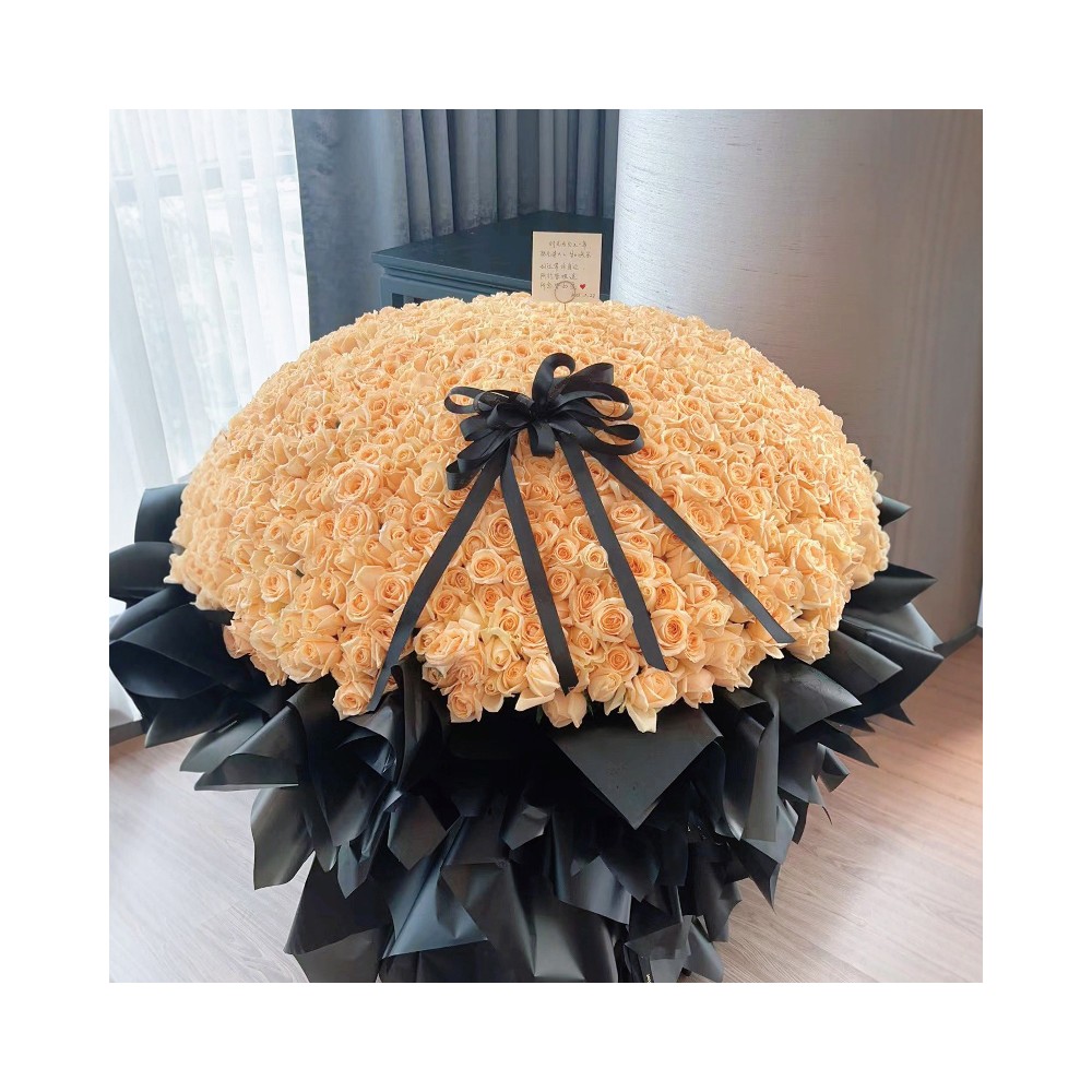 O Buquê de 999 Rosas Champagne « Forever 9 »