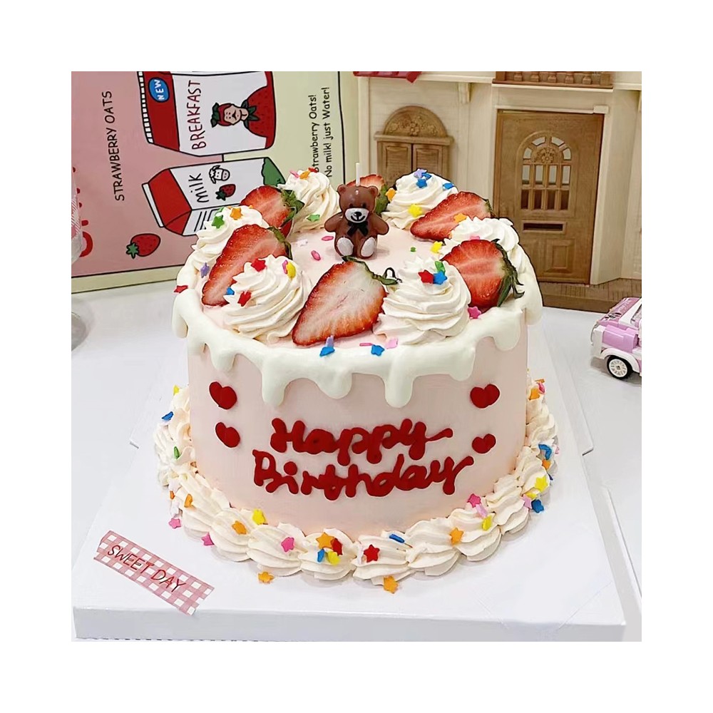 草莓泰迪熊生日蛋糕