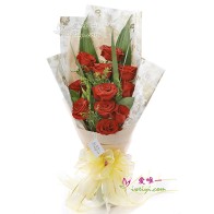 "心动"的意思是心跳加速，通常用来形容对某人或某事产生了强烈的情感或吸引力。