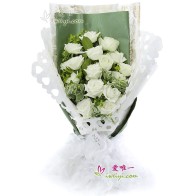 L'expression "冰清玉洁" se traduit par "pur comme la glace et la jade" en français, ce qui signifie une grande pureté et une beauté