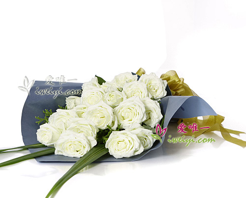 bouquet of 19 white roses