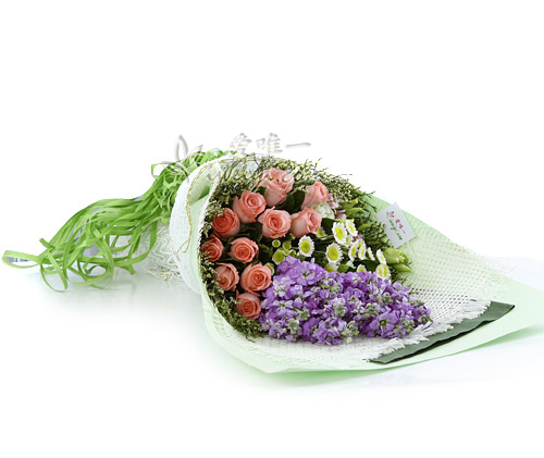 ramo de rosas rosas y claveles rosas