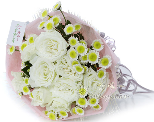 bouquet de white roses