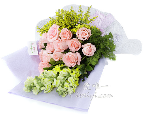 bouquet de roses de couleur rose