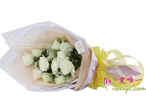 bouquet of white roses