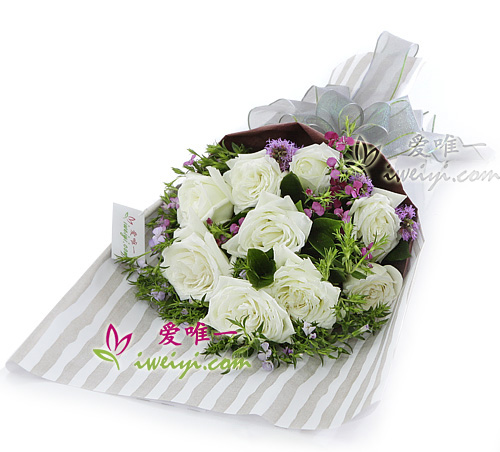 bouquet of white roses