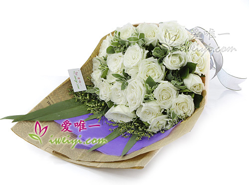 bouquet of white roses