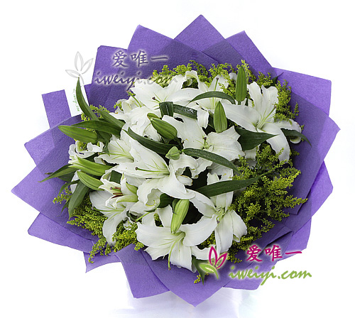 bouquet of white perfume lilies