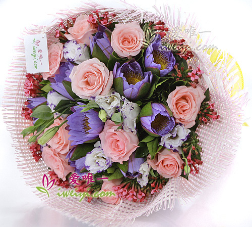赤いバラの花束